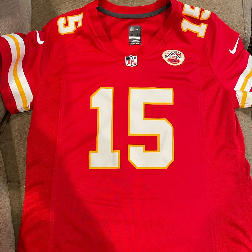 Brand New Patrick Mahomes women’s jersey